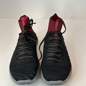 Woman’s Basketball Shoe